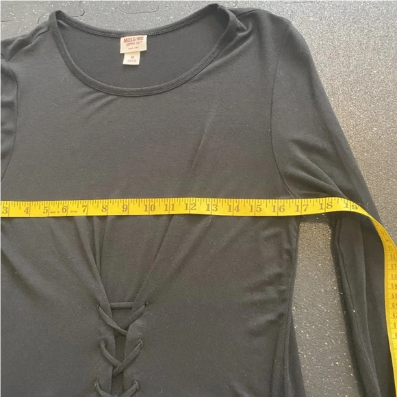 Mossimo Woman's Black Top M Tie front Long sleeve T Shirt Good Condition - Picture 5 of 6